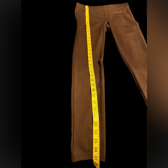 HUE black pants. Women’s Large. Elastic waist. False front pockets. Back pockets - Picture 5 of 7